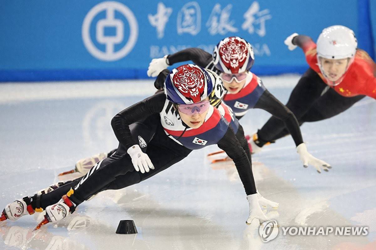 短道速滑女子500米决赛强劲争夺