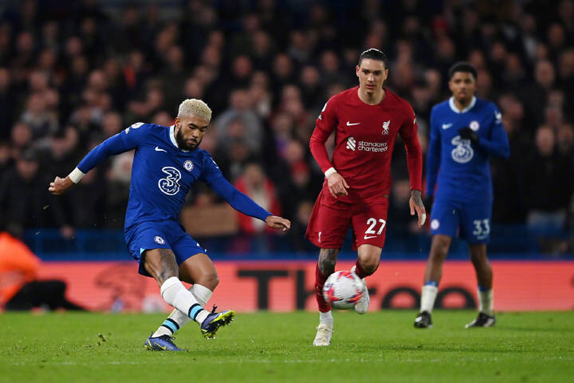 关于利物浦长驱直入，迎接下一场半决赛的信息