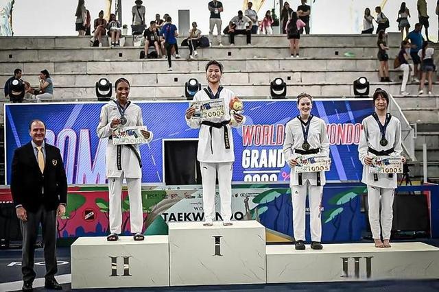 西班牙选手在跆拳道赛中夺金