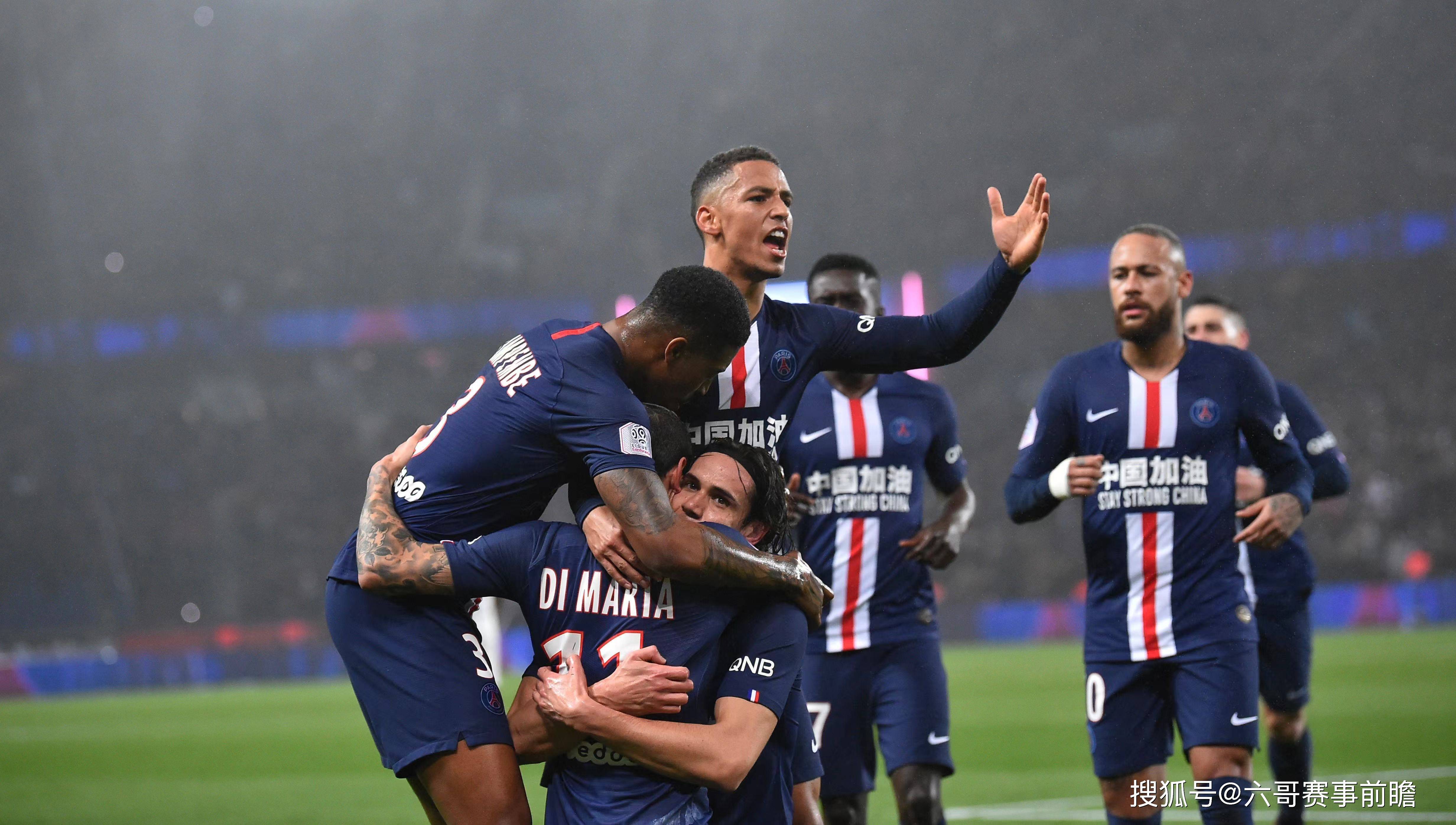 关于巴黎圣日耳曼客场大胜里昂，继续领先的信息