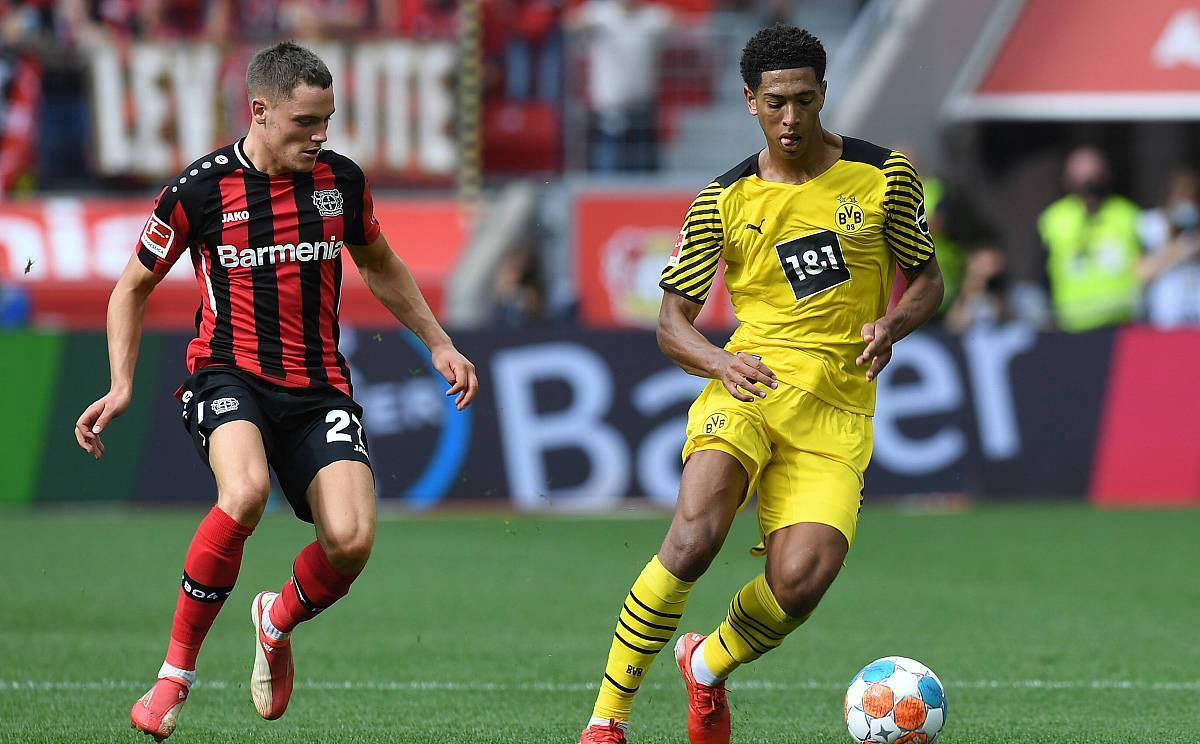 包含阿拉维斯后卫因伤缺席，球队防守不稳定的词条