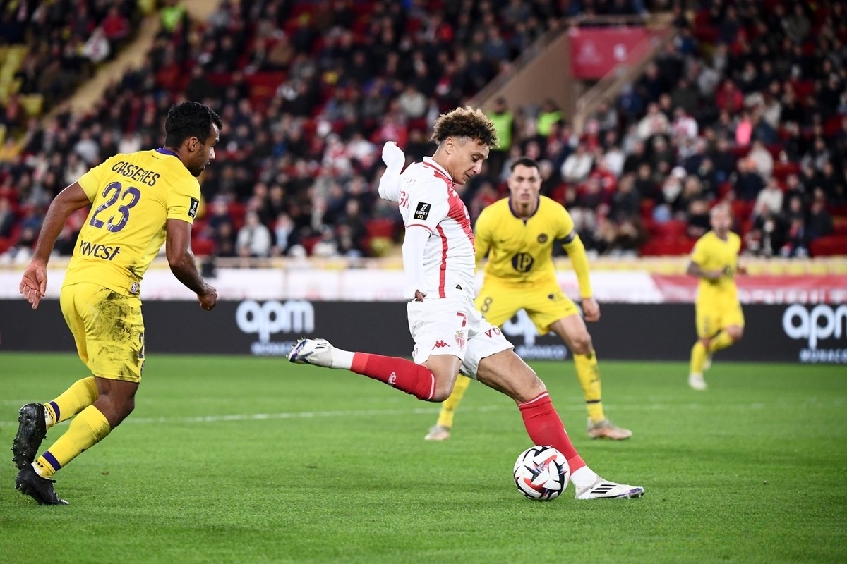 卡昂客场惊险战平斯特拉斯堡，保持不败纪录