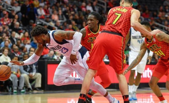 小牛击败老鹰，卢卡斯狂砍三双