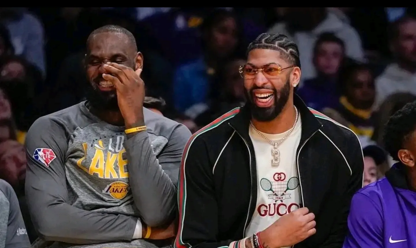 湖人击败独行侠,詹姆斯27分 湖人击败独行侠,詹姆斯27分