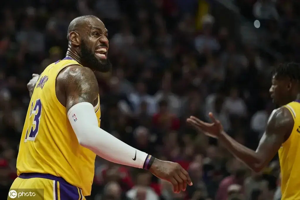 湖人惨败开拓者，遭遇两连败