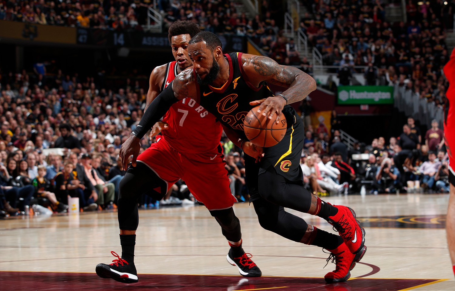 猛龙胜骑士，领跑东部保持不败