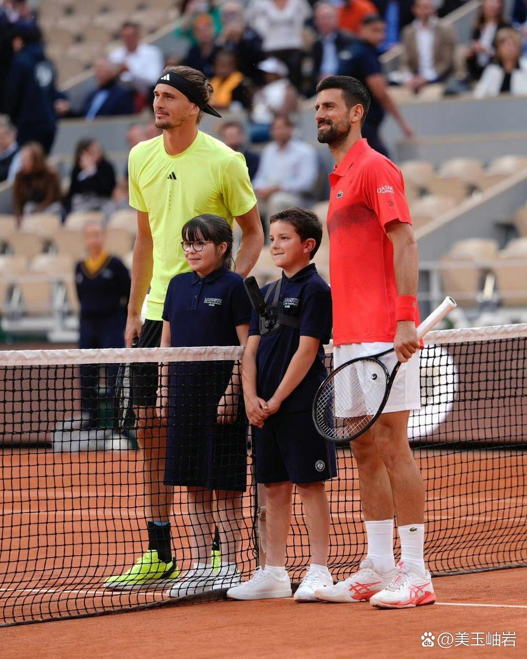 包含德国网球队力克澳大利亚网球队，德约科维奇制霸全场的词条